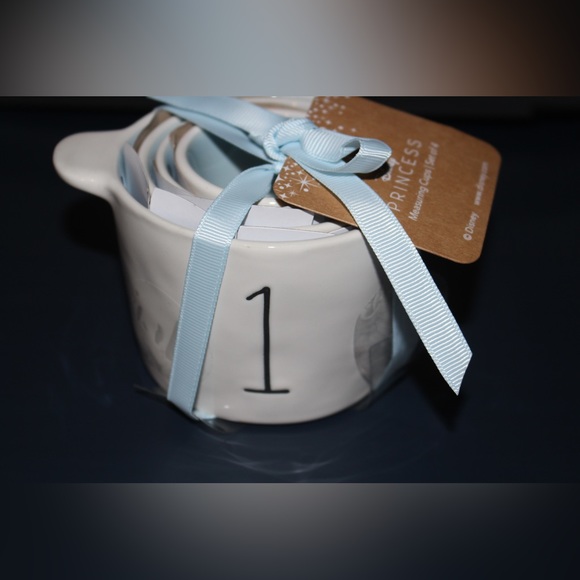NEW Rae Dunn Cinderella Measuring Cups 🥰 - Picture 2 of 7
